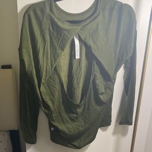 NWOT lululemon olive long sleeve shirt sz4